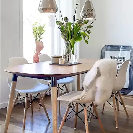 Apartment Short